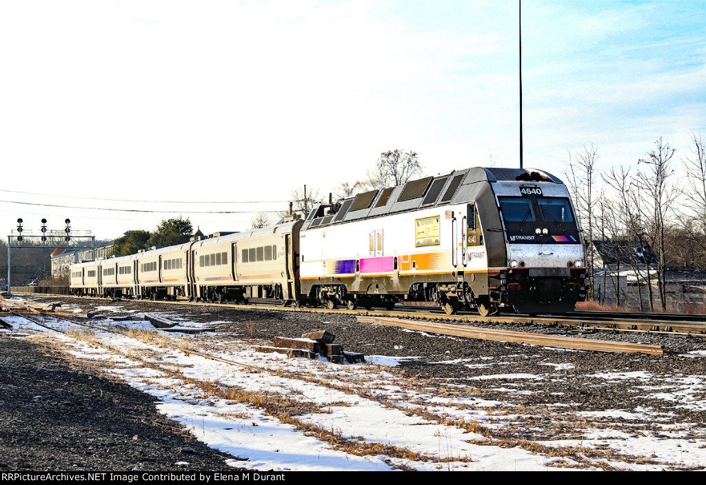 NJT 4540 on train 1147